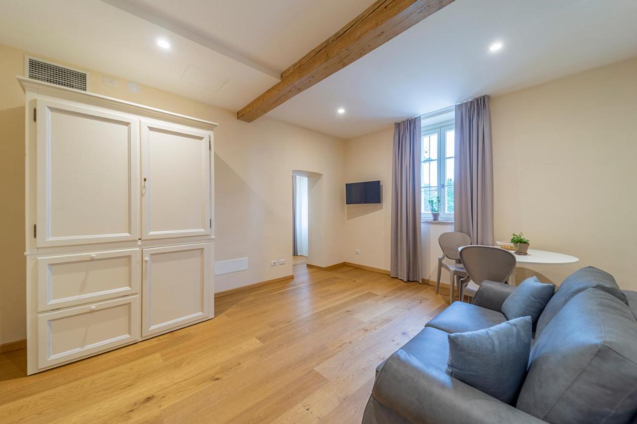 Al Torrione Apartment โกลเล็คคิโอ ภายนอก รูปภาพ