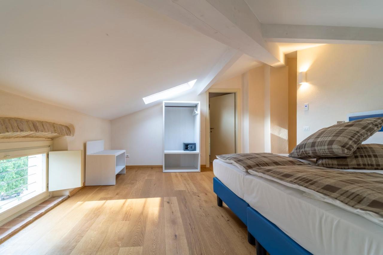 Al Torrione Apartment โกลเล็คคิโอ ภายนอก รูปภาพ