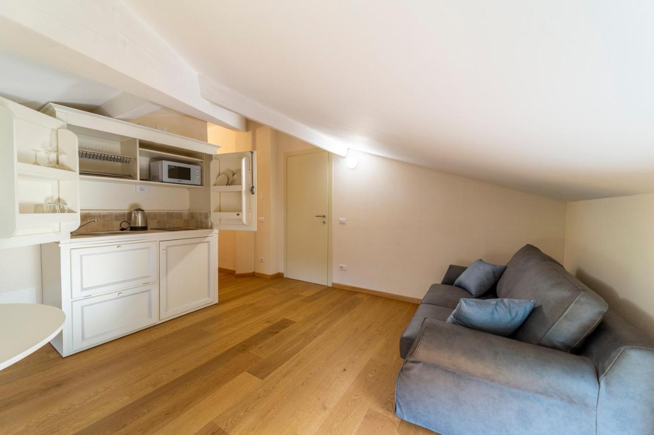 Al Torrione Apartment โกลเล็คคิโอ ภายนอก รูปภาพ
