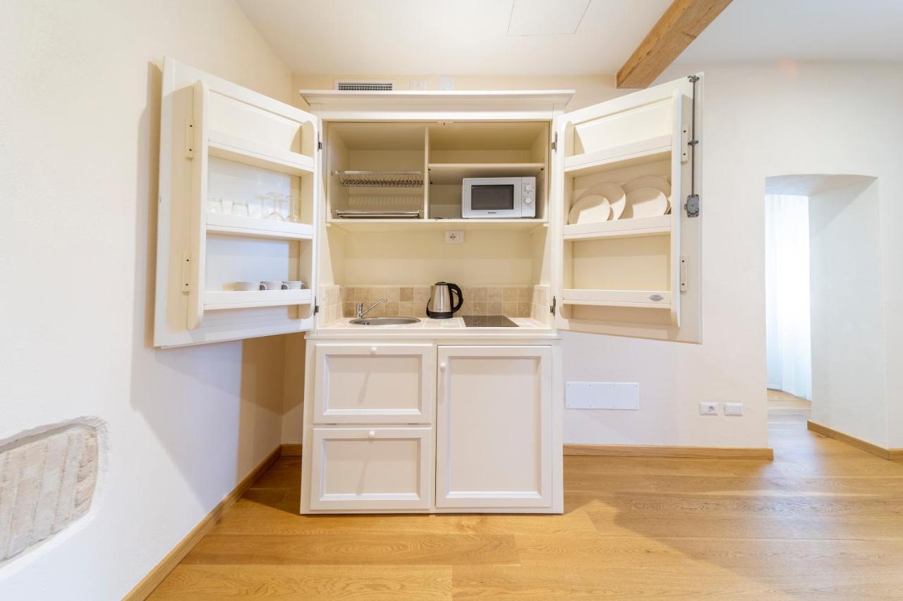 Al Torrione Apartment โกลเล็คคิโอ ภายนอก รูปภาพ